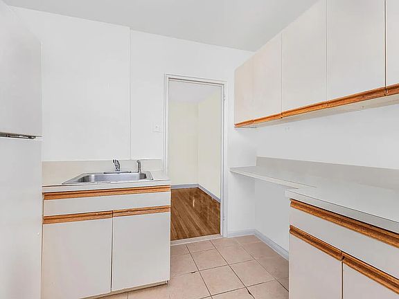 5th image of 5600 Netherland Ave #2C