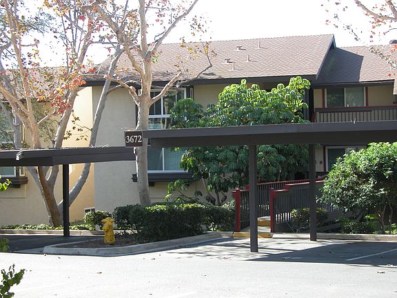 5th image of 3672 Clairemont Dr Unit 3A