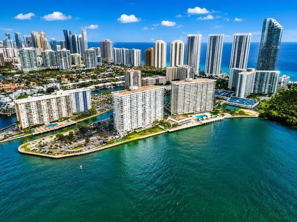 300 Bayview Dr APT 807, Sunny Isles Beach, FL 33160