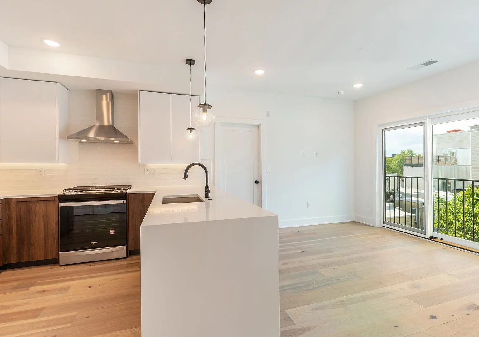 1723 Francis St — Photo 3