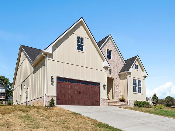 2nd image of 813 Bellerive Blvd