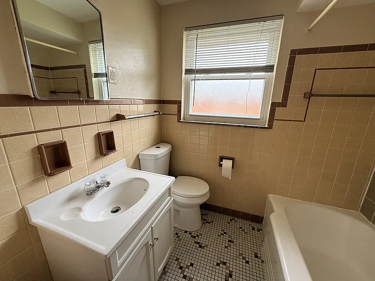4760 Holiday Dr #3 — Photo 10