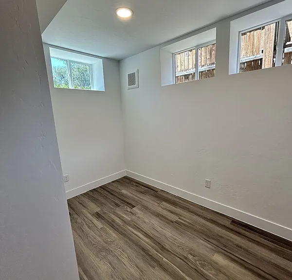 910 Rood Ave #5 — Photo 8