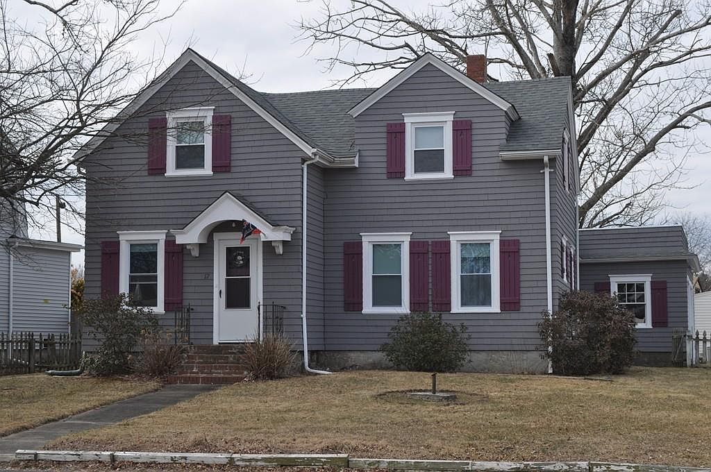 17 S Main St, MA 02743 Zillow