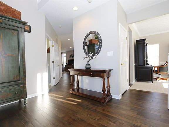 3rd image of 6214 Creekside Way