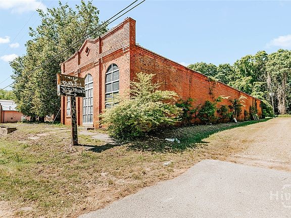 4th image of 331 S Main Street