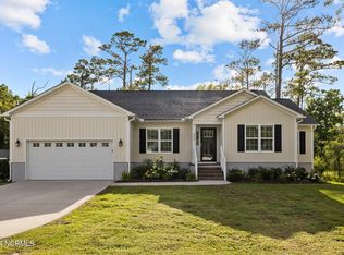 1215 Strange Ct, Morehead City, NC 28557