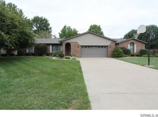 9 Aspenleaf Ln, Belleville, IL 62223