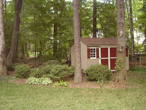 Shed w/Electricity to Convey!