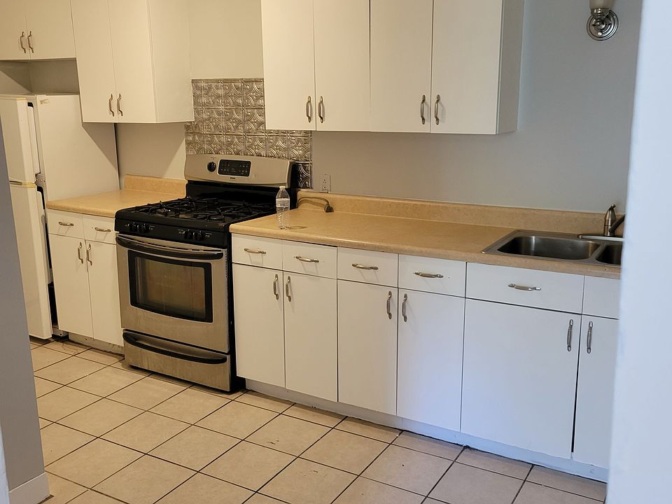 2nd image of 25 Landry St APT 2