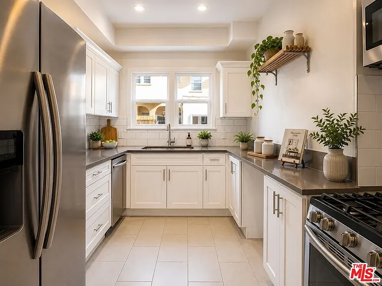 440 N Spaulding Ave — Photo 11