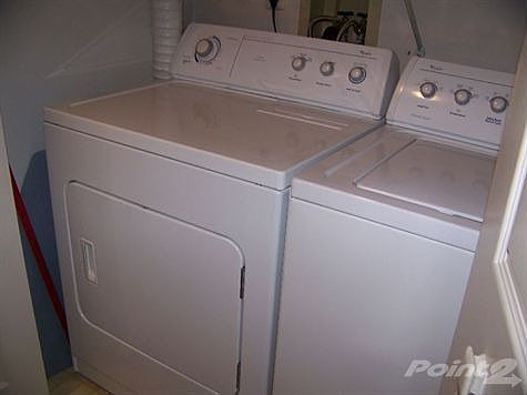 Newer Washer/Dryer in Hall