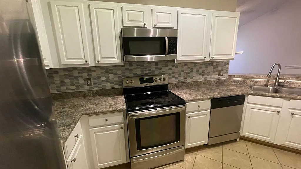 1 bed, 951 sqft, $1,650 — Photo 1