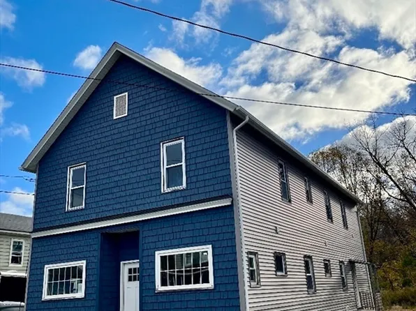 10 Crystal St, Lenox, MA 01240