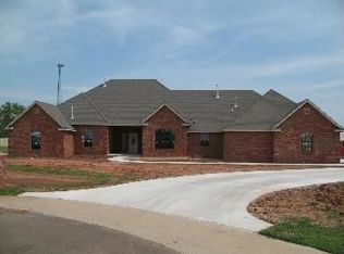 4508 Hillcrest Ln, Edmond, OK 73025