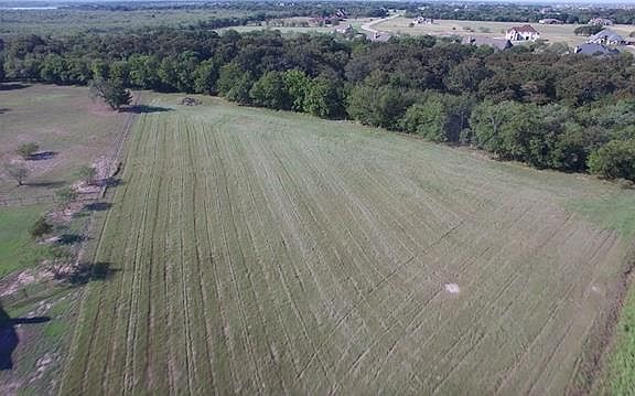 2nd image of 865 Horseshoe Bnd