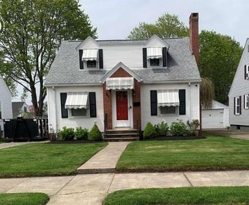 159 Woodhaven Rd, Pawtucket, RI, 02861