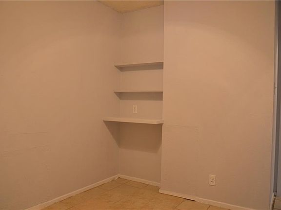 3rd image of 5812 Cedardale Dr