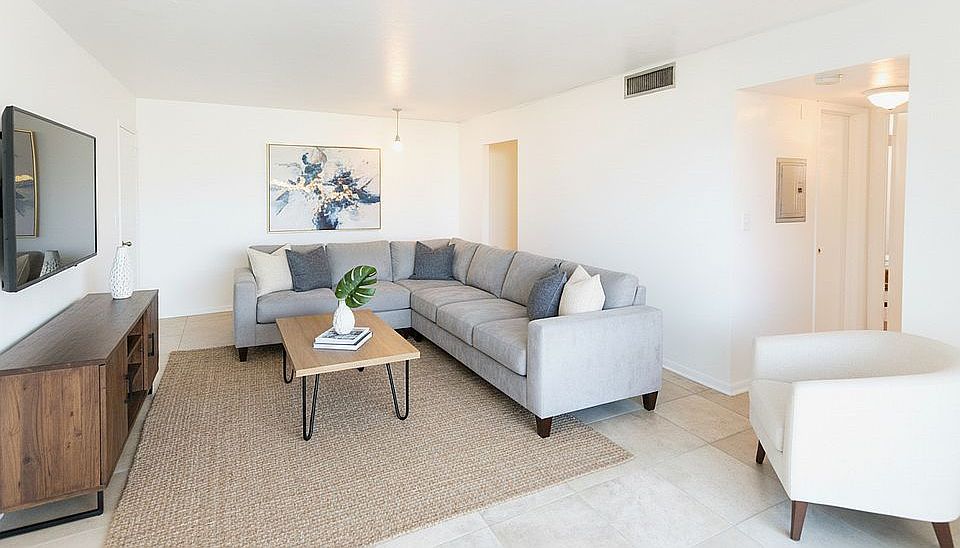 1st image of 6900 Bay Dr APT 3I