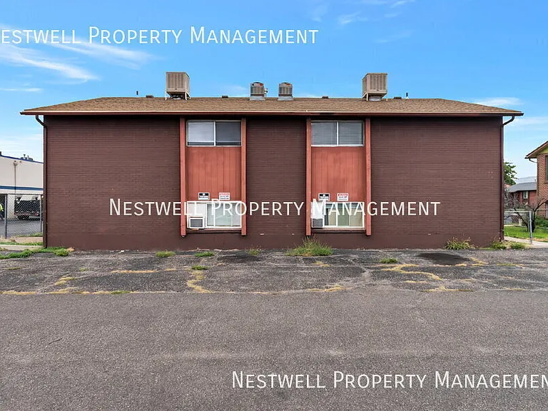 1881 W Lake Park Dr #4 — Photo 13