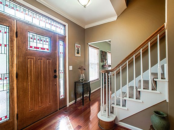 3rd image of 319 Claymont Cove Ct