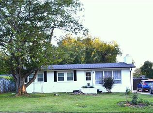 1610 Wolfe Rd, Greensboro, NC 27405