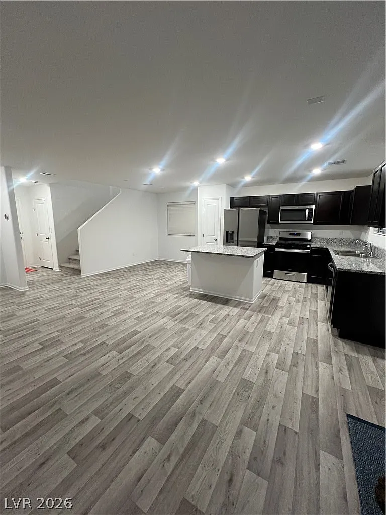 3 bed, 1815 sqft, $2,200 — Photo 3