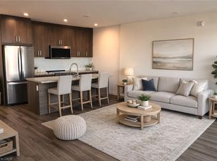 467 Charlton Ave E #205, Hamilton, ON L8N 0B3