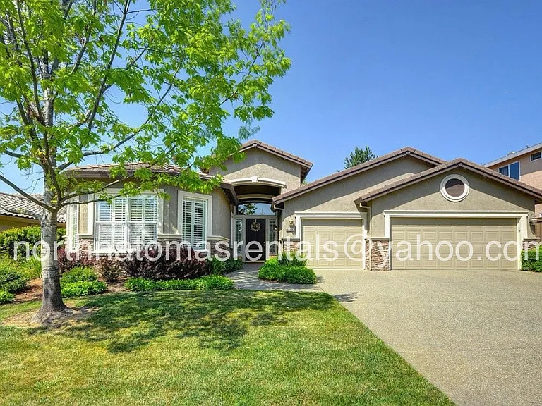 3949 Moraga Dr — Photo 1