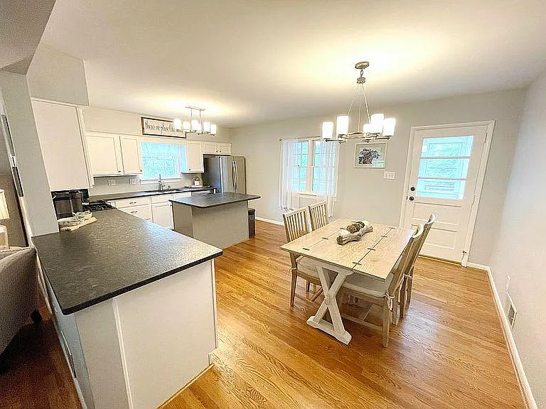 517 Greenlawn Dr — Photo 5
