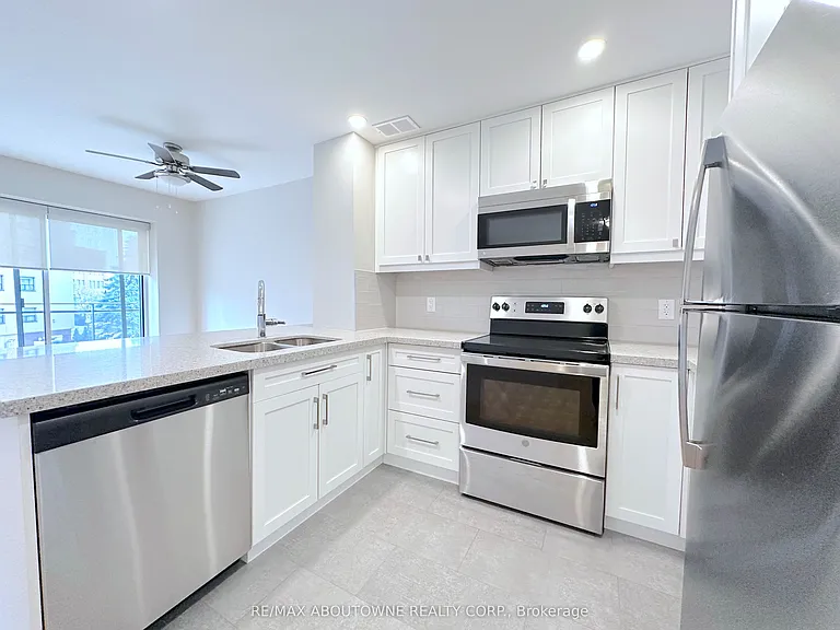 135 Allan St #306 — Photo 7