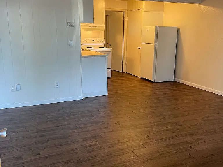 The Crossing Apartments — Photo 14