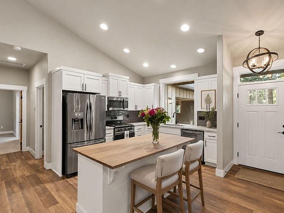 2nd image of 16907 Indio Rd