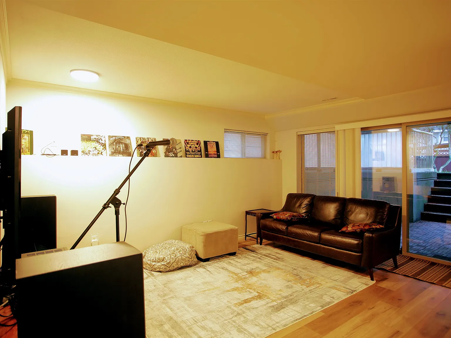 2 bed, 1400 sqft, $2,050 — Photo 3
