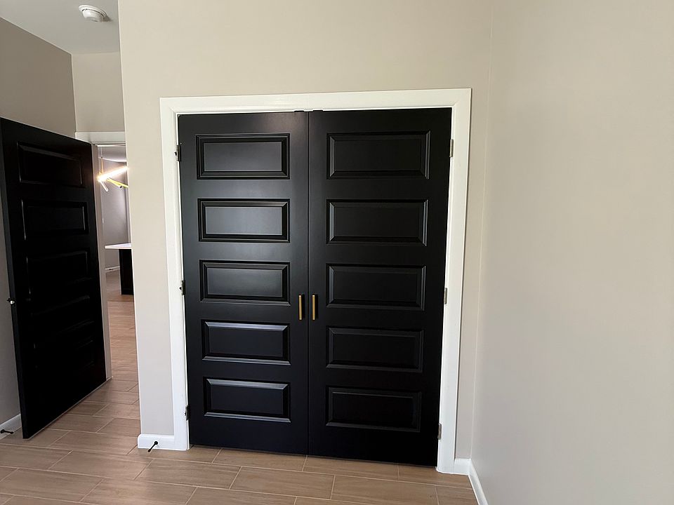 1st image of 2204 E Viviana St #2