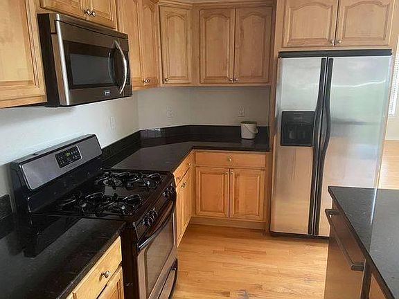 3rd image of 1124 Mandela Ct
