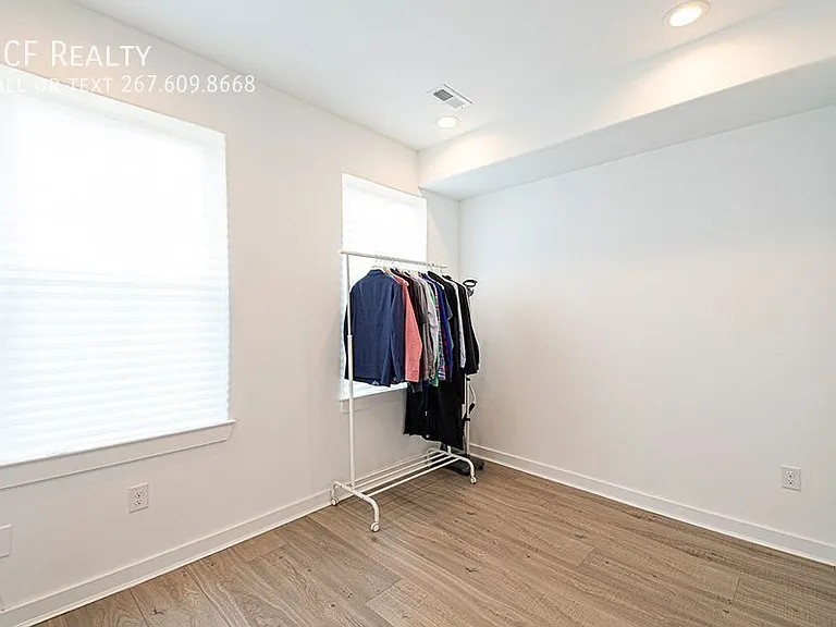 2137 Cross St — Photo 9