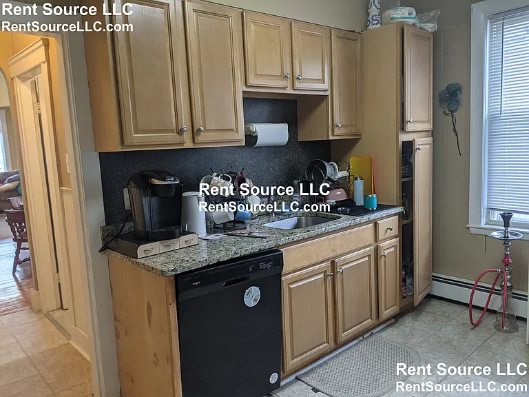 138 W Adams St — Photo 8