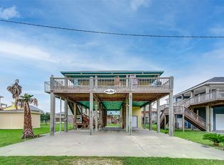 870 Gulfview Dr, Crystal Beach, TX 77650