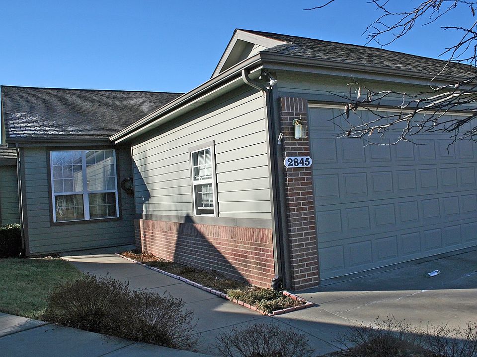 Front Entry & Garage