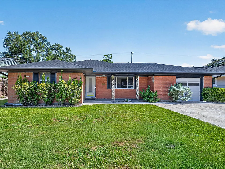 6131 Birdwood Rd