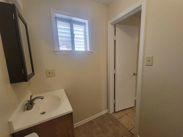 5103 Avenue Q 1/2 #2 — Photo 8