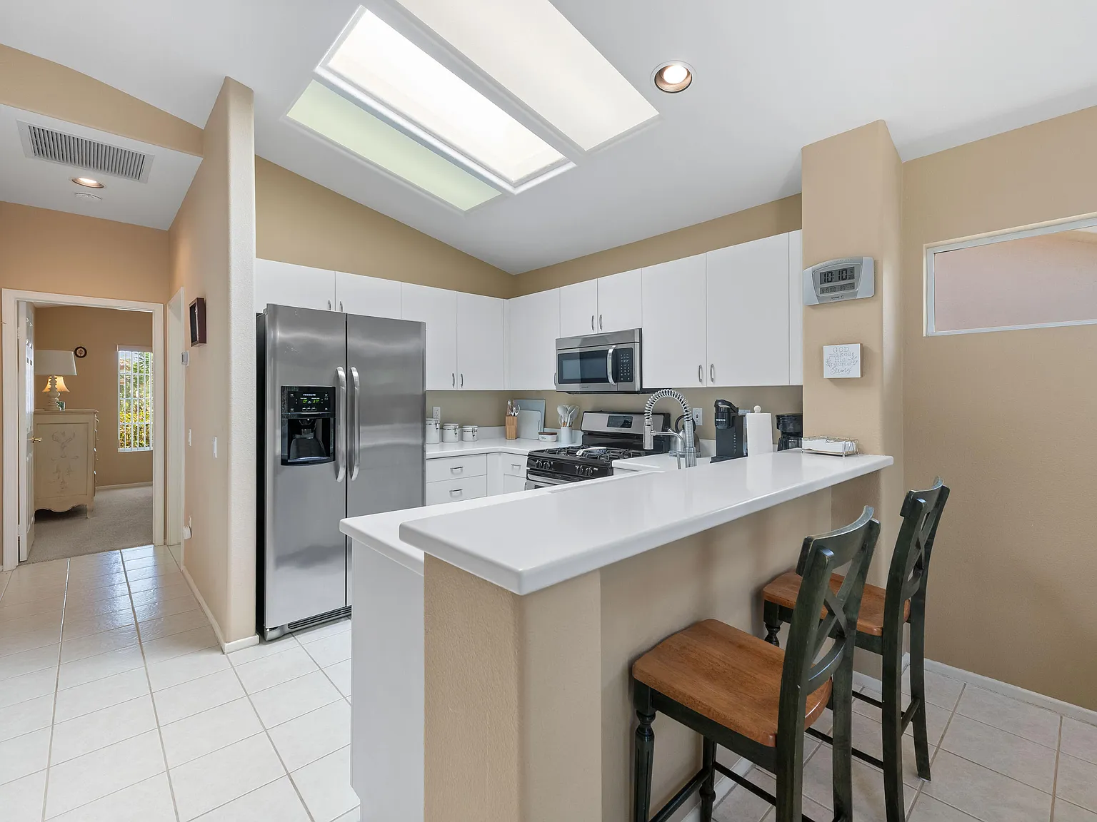 2 bed, 1157 sqft, $4,500 — Photo 2