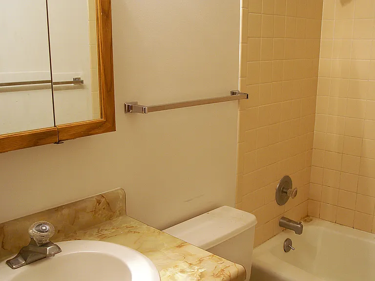 Sundance Apartments — Photo 15