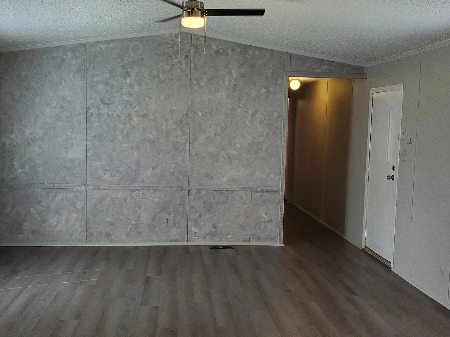 3 bed, 1280 sqft, $1,200 — Photo 3