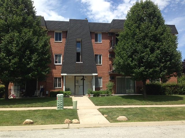 1st image of 12850 Crestbrook Ct APT 8