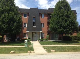 12850 Crestbrook Ct APT 8, Crestwood, IL 60445