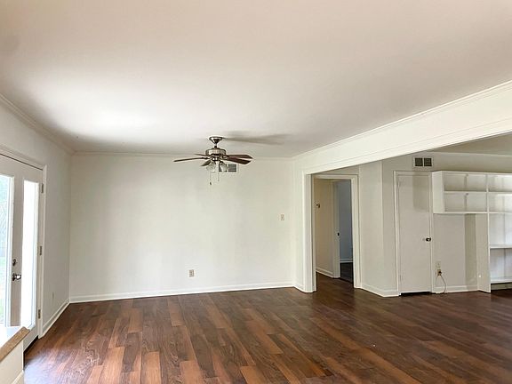 3rd image of 505 Southdown Pl