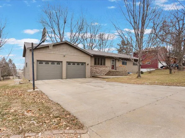 327 Alex Moore St, Sauk Centre, MN 56378