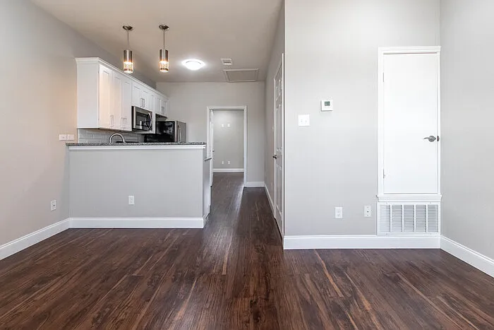 1 bed, 1.0 bath, 615 sqft, $995 — Photo 3